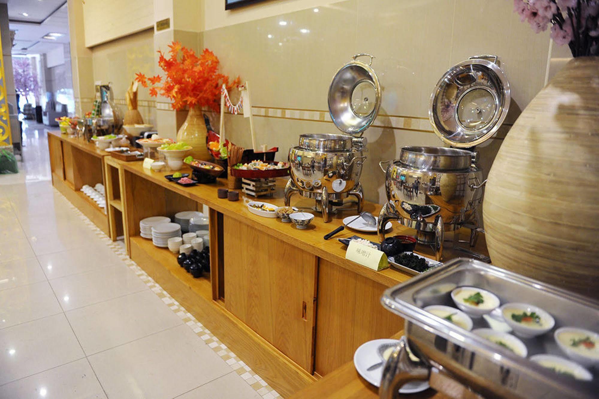 Thuy Sakura Hotel & Serviced Apartment Bandar Ho Chi Minh Luaran gambar